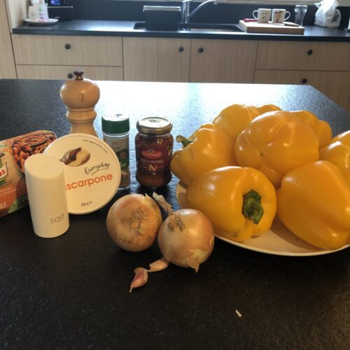 paprikasoep met mascarpone en pesto 16